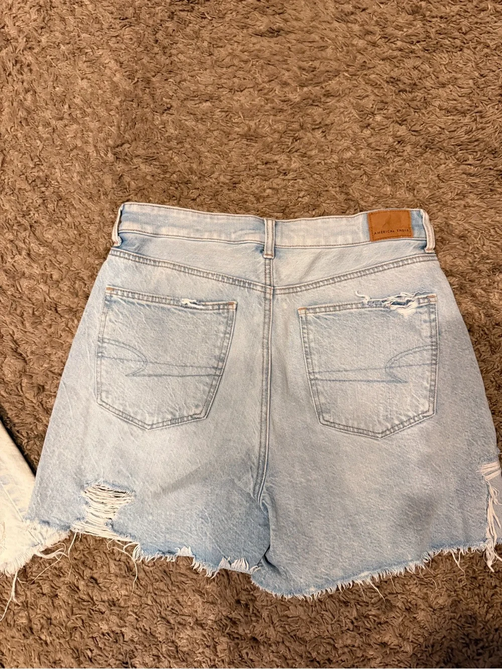 American Eagle size 6 Distressed Baggy Mom Short